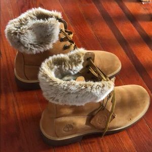 Women’s timberland boots size 9